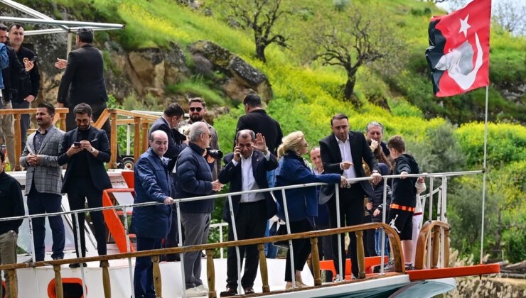 Galatasaray Başkanı Dursun Özbek ve Yönetim Kurulu Üyeleri Halfeti’yi Gezdi