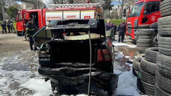 Korku dolu anlar! Gaziantep’te otomobilin LPG tüpü patladı