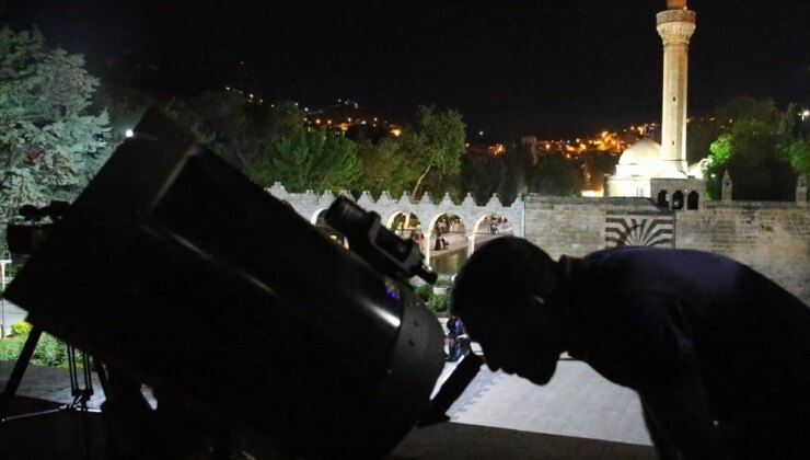 Şanlıurfa’da Çocuklara Tarihi Balıklıgöl Yerleşkesi’nde Teleskoplarla Gökyüzü İzletildi