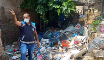 Şanlıurfa’da yaşlı kadının evinden 3 kamyon çöp çıkarıldı