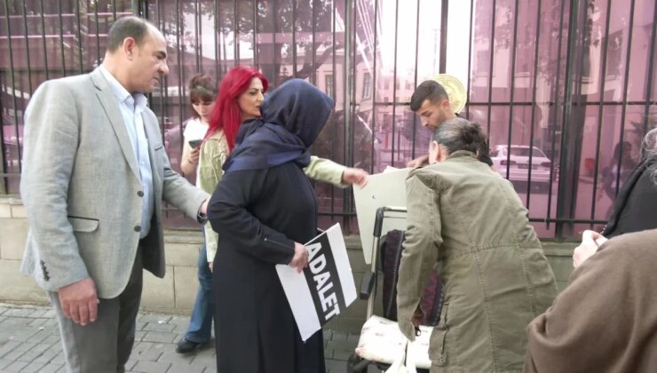 Emine Şenyaşar ve Ethem Sarısülük’ün annesi Adalet Bakanlığı önünde adalet nöbetine katıldı