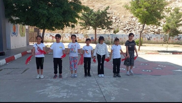 Şanlıurfa’da okul, Kültürlere Yolculuk Projesi kapsamında Avrupa ülkeleriyle Şemmame oyununu paylaştı